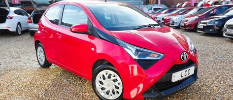 Toyota Aygo 1.0 VVT-I X-PLAY TSS LOOK! JUST 27000 MILES! LOW INSURANCE! 1