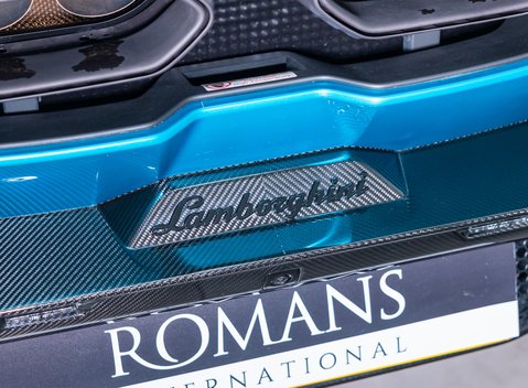 Lamborghini Revuelto 37