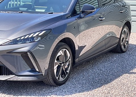 MG MG4 EV 64kWh TROPHY 5