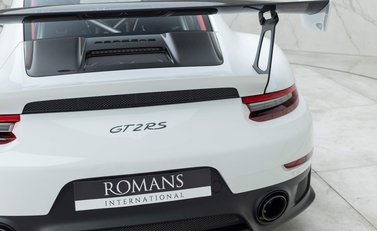 Porsche 911 GT2 RS (991) 30