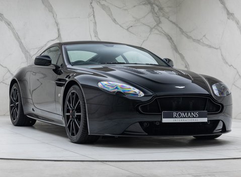Aston Martin V12 Vantage S 9
