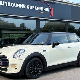 Mini Hatch Cooper 1.5 Petrol Automatic Chili Media XL 3 door- SAT NAV - LEATHER