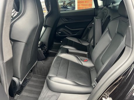 Porsche Taycan 500kW Turbo 93kWh 4dr 28