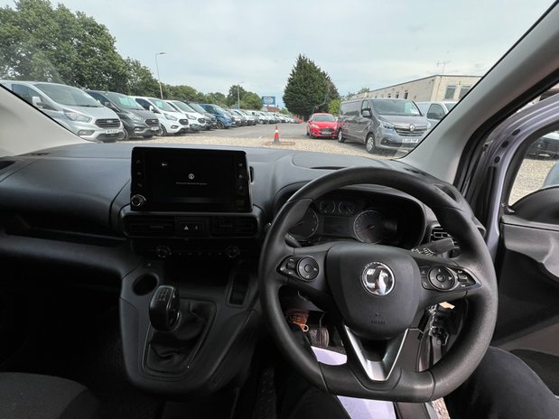 Vauxhall Combo LWB L2H1 (SOLD) Low Roof Limited 2300 Air Con Alloys Sensors EURO 6 NO VAT 44