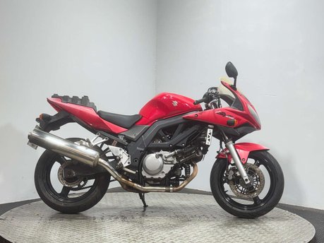 Suzuki SV650 2006 21K RUNNING PROJECT BIKE 650CC 1 FORMER OWNER