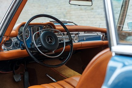 Mercedes-Benz SL Series 280 SL 14