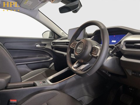Jeep Avenger 1.2 e-Hybrid Summit SUV 5dr Petrol Hybrid e-DCT Euro 6 (s/s) (100 ps) Air C 12