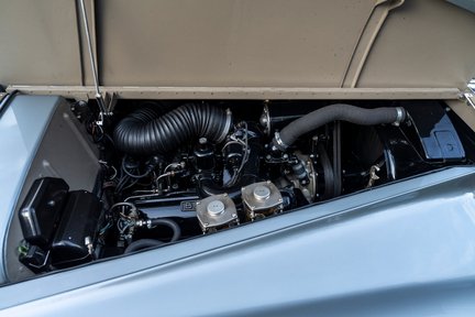 Bentley S2 Continental Drophead 38
