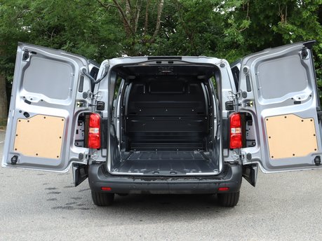Peugeot Expert Expert 100kW 75kWh Professional Van Auto 2