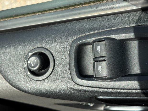 Ford Transit Custom AUTO Crew [SOLD MM] Cab SWB L1H1 320 Limited Air Con Sensors EURO 6 NO VAT 26