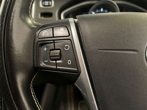 Volvo V40 2.0 V40 R-Design Pro D3 Auto 5dr 14