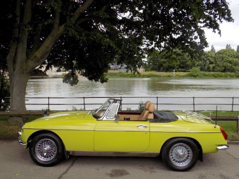 MG B ROADSTER 6