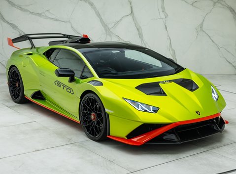 Lamborghini Huracan STO 13