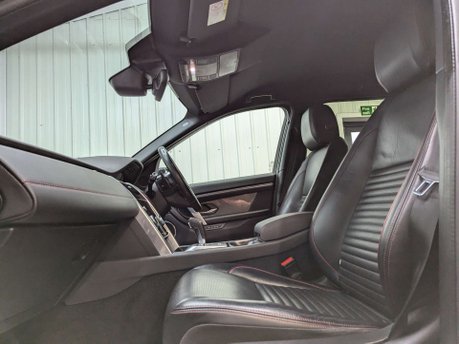 Land Rover Discovery Sport 2.0 Discovery Sport R-Dynamic SE D Auto 4WD 5dr 57