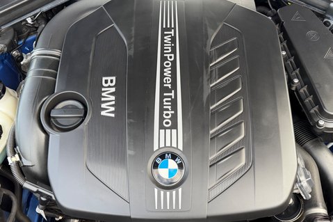 BMW 3 Series 330D XDRIVE M SPORT SHADOW EDITION TOURING - REVERSE CAMERA -PRO NAV -H/K 52