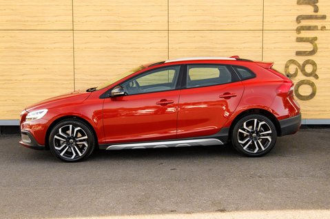 Volvo V40 T3 CROSS COUNTRY PRO 9