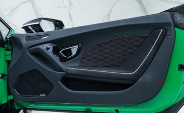 Lamborghini Huracan LP 640-4 EVO SPYDER 60th Anniversary Edition 34