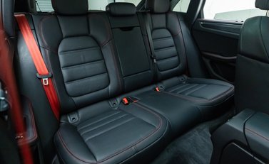 Porsche Macan GTS 17