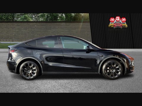 Tesla Model Y LONG RANGE AWD 11