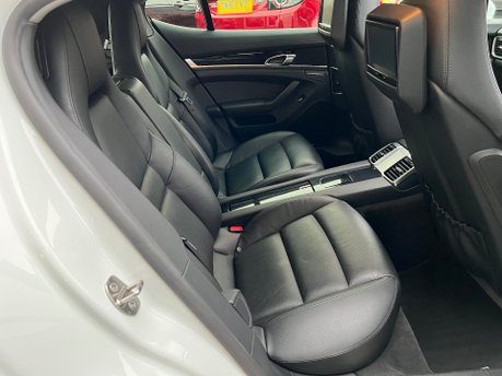 Porsche Panamera 3.0D V6 Hatchback 5dr Diesel TiptronicS Euro 5 (s/s) (300 ps) 28