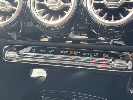 Mercedes-Benz A Class A 180 D AMG LINE PREMIUM PLUS 26