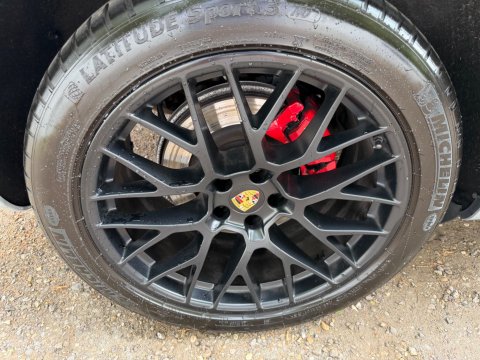 Porsche Macan GTS PDK 52