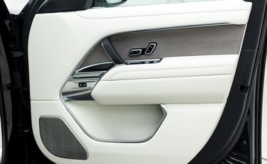 Land Rover Range Rover P530 First Edition 23