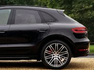 Porsche Macan TURBO PDK 11