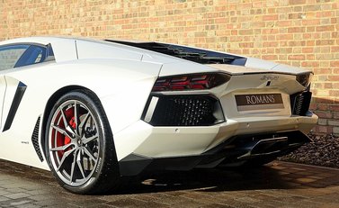 Lamborghini Aventador LP 700-4 11
