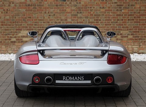 Porsche Carrera GT 7