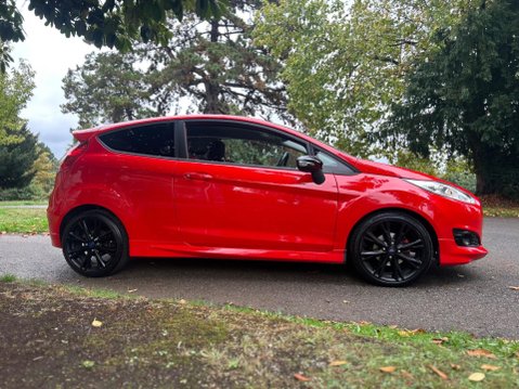 Ford Fiesta ZETEC S RED EDITION 16