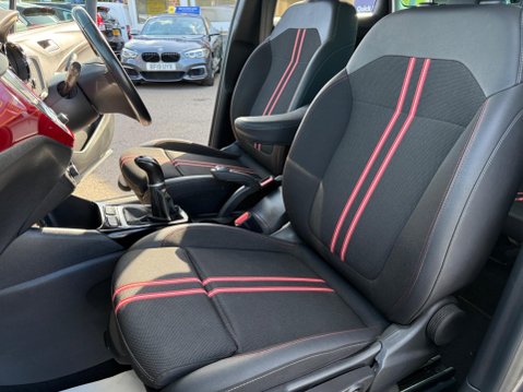 Vauxhall Crossland X 1.2 SRi Nav Euro 6 (s/s) 5dr 25