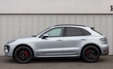 Porsche Macan GTS 2