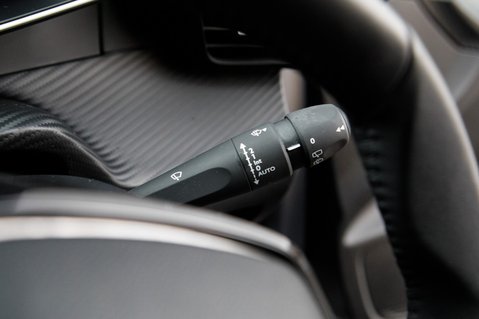 Peugeot 208 PURETECH ALLURE PREMIUM PLUS S/S 17