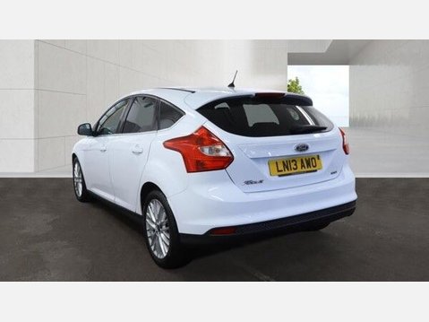 Ford Focus 1.0T EcoBoost Zetec Euro 5 (s/s) 5dr 5