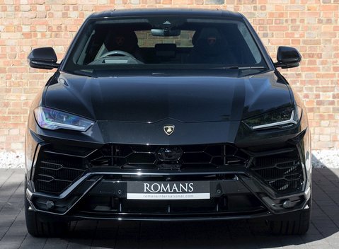 Lamborghini Urus 4