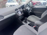 Volkswagen Tiguan SE NAV TSI 12
