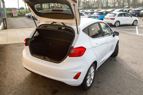 Ford Fiesta TITANIUM MHEV 36