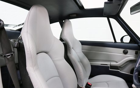 Porsche 993 993 Carrera Coupe - Exquisite Example 12