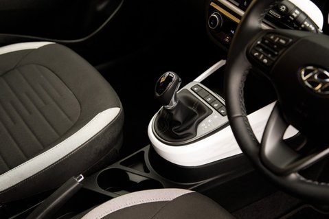 Hyundai i10 MPI PREMIUM 24