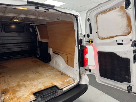 Vauxhall Vivaro 1.5 Vivaro 2900 Sportive S/S 28