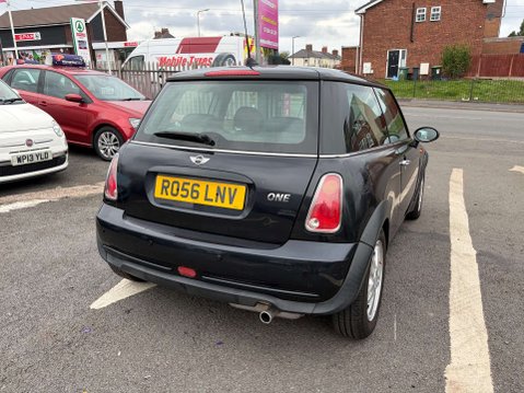 Mini Hatch 1.6 One 3dr 23