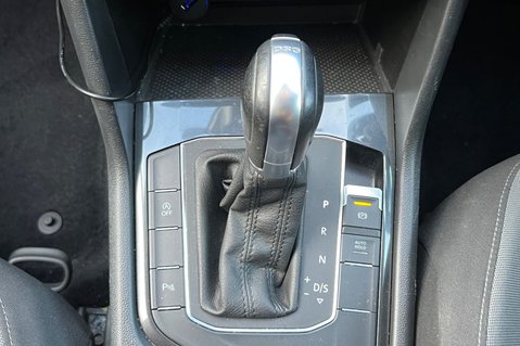 Volkswagen Tiguan SE NAVIGATION TDI BMT DSG -FRONT + REAR CAMERAS  10