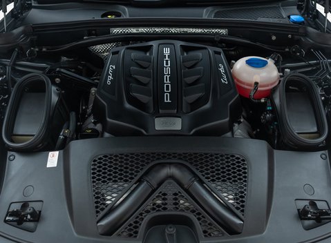 Porsche Macan TURBO 39