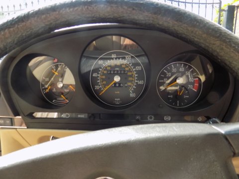 Mercedes-Benz SL Series 380 SL 27