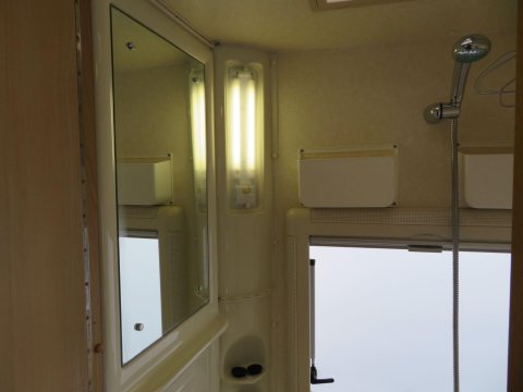 Auto-Sleepers Nuevo Motor Home 29