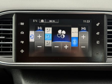 Peugeot 308 E-THP ALLURE 38