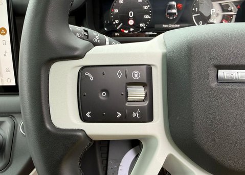 Land Rover Defender 90 3.0 D250 MHEV X-Dynamic SE SUV 3dr Diesel Auto 4WD Euro 6 (s/s) (250 ps) 14