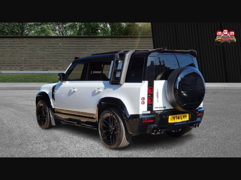 Land Rover Defender X-DYNAMIC SE 6