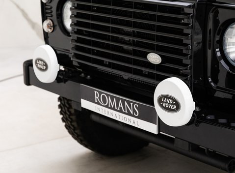 Land Rover Defender 110 XS 26